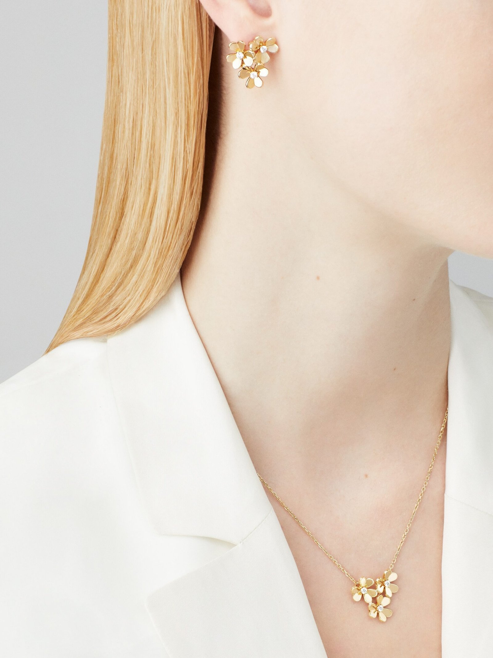 Triple Bloom Gold Pendant Necklace 🌼 - Image 3